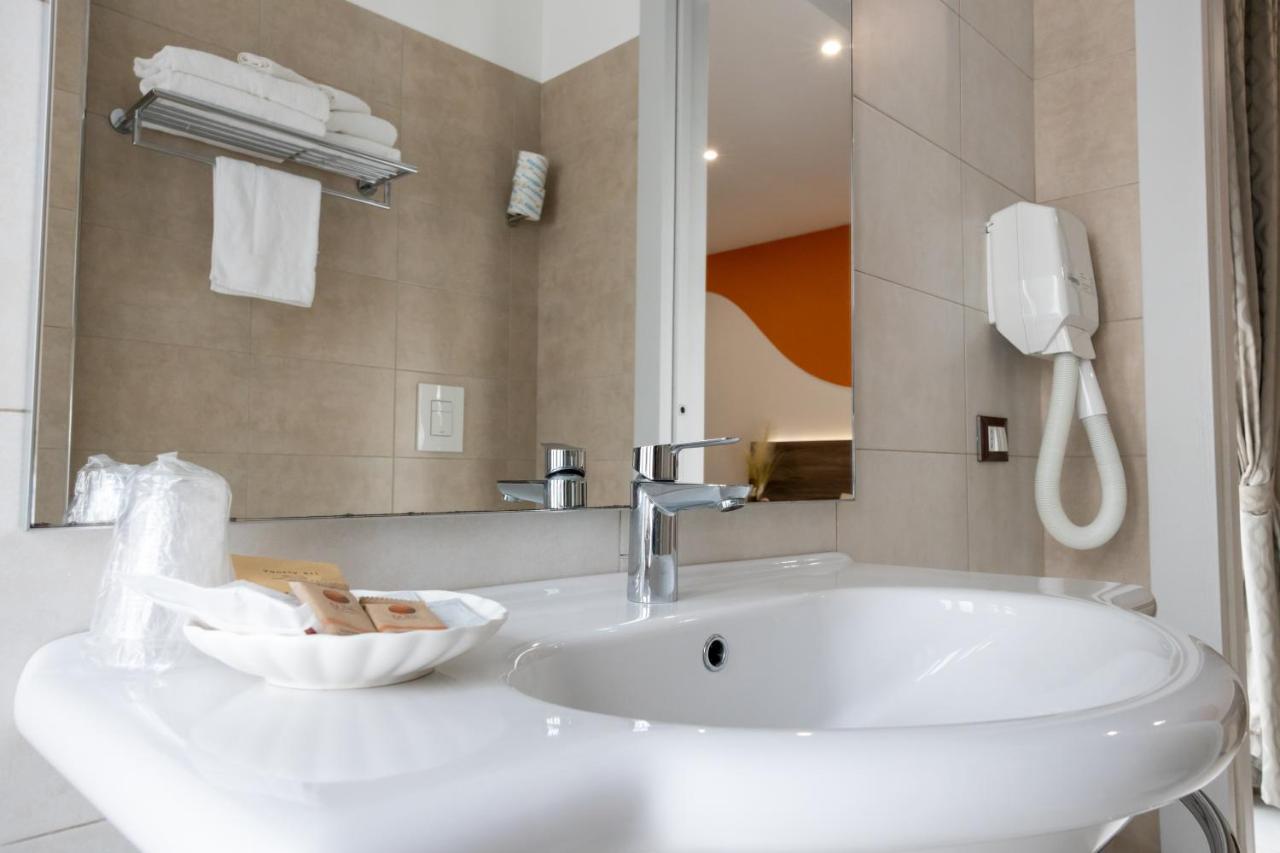 Mary VI Rooms Peschici Luaran gambar